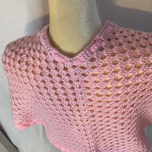 Hand crocheted pink cape poncho - Picture 4 of 7
